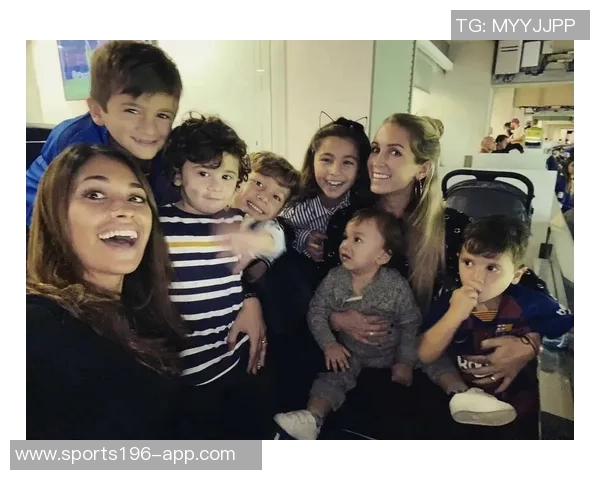 梅西一家本周末赴乌拉圭庆祝苏亚雷斯女儿生日盛会