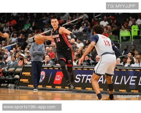 阿德巴约力挺希罗强调球队团结反对外界指责与抨击